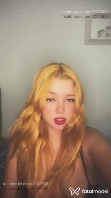 Acompanhante mulher ruiva (o) de olhos castanhos - Portuguesa Acompanhante mulher ruiva (o) de olhos castanhos - Portuguesa