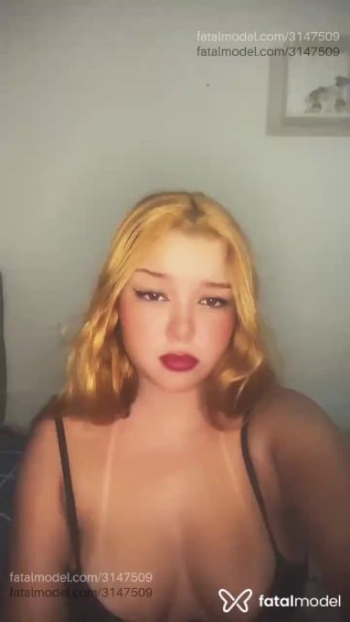 Acompanhante mulher ruiva (o) de olhos castanhos - Portuguesa Acompanhante mulher ruiva (o) de olhos castanhos - Portuguesa