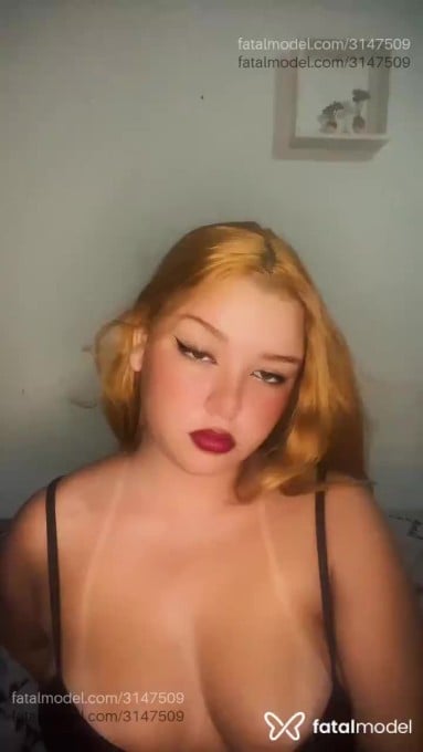 Acompanhante mulher ruiva (o) de olhos castanhos - Portuguesa Acompanhante mulher ruiva (o) de olhos castanhos - Portuguesa