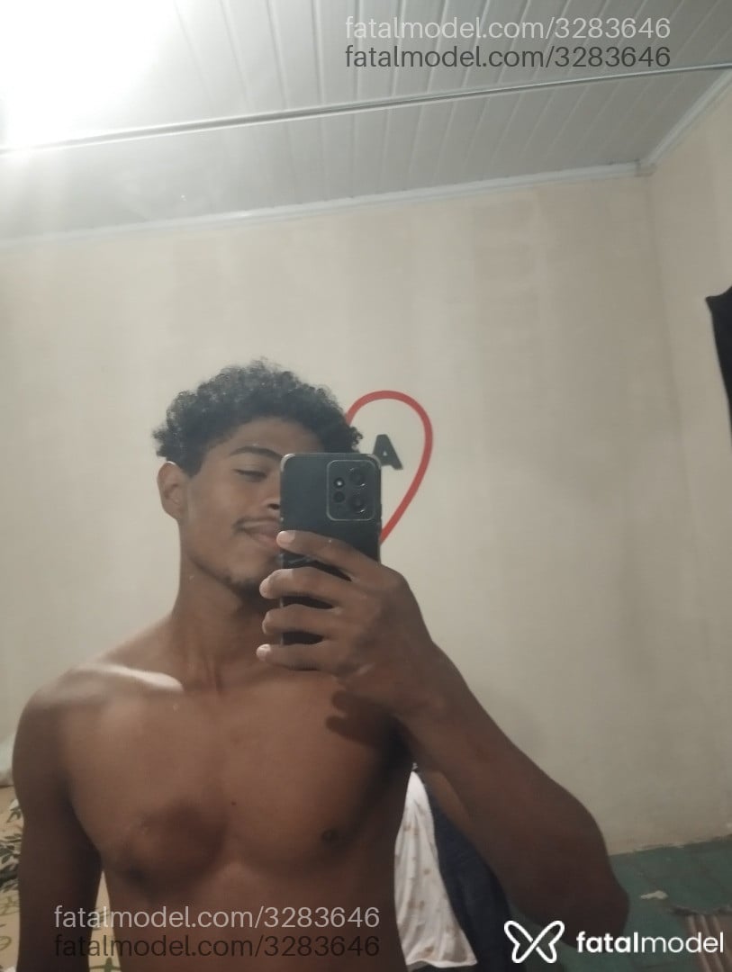 Acompanhante homem morena (o) de olhos castanhos em Campo Grande - Preto Sadismo