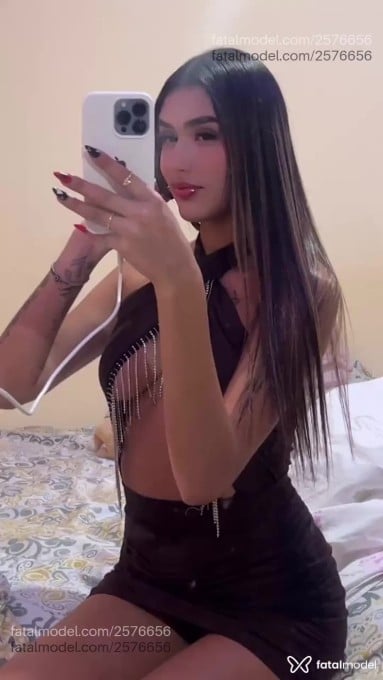 Acompanhante mulher com cabelo castanho de olhos castanhos em Chapecó Acompanhante mulher com cabelo castanho de olhos castanhos em Chapecó - Loren