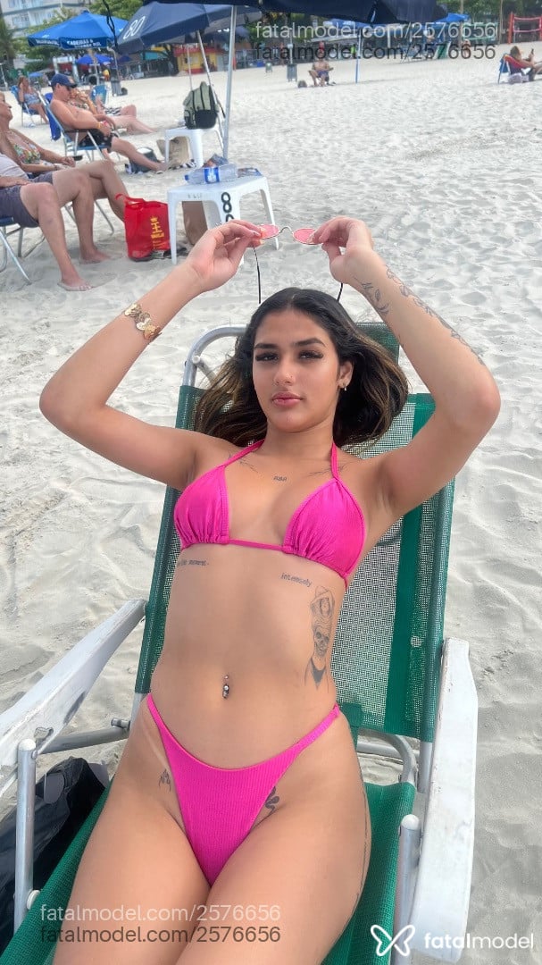 Acompanhante mulher com cabelo castanho de olhos castanhos em Chapecó Acompanhante mulher com cabelo castanho de olhos castanhos em Chapecó - Loren
