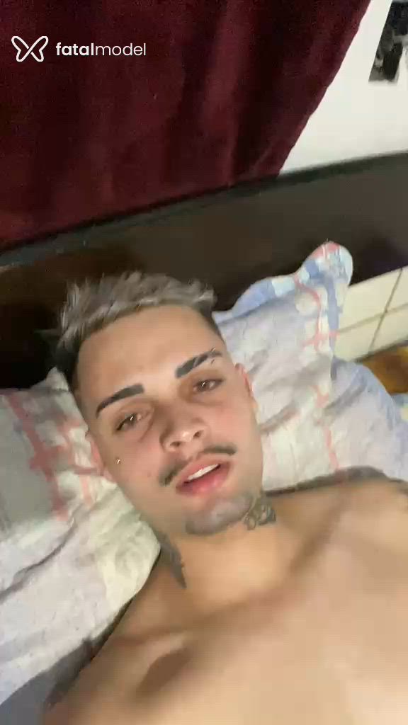 Acompanhante homem loira (o) de olhos verdes - Otávio Laurindo