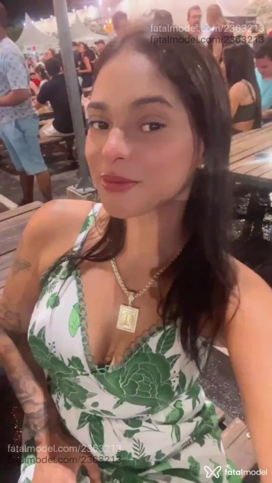 Acompanhante mulher morena (o) de olhos pretos - Letícia Acompanhante mulher morena (o) de olhos pretos - Letícia