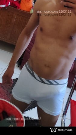 Acompanhante homem morena (o) de olhos pretos em Araxá Acompanhante homem morena (o) de olhos pretos em Araxá - Silva