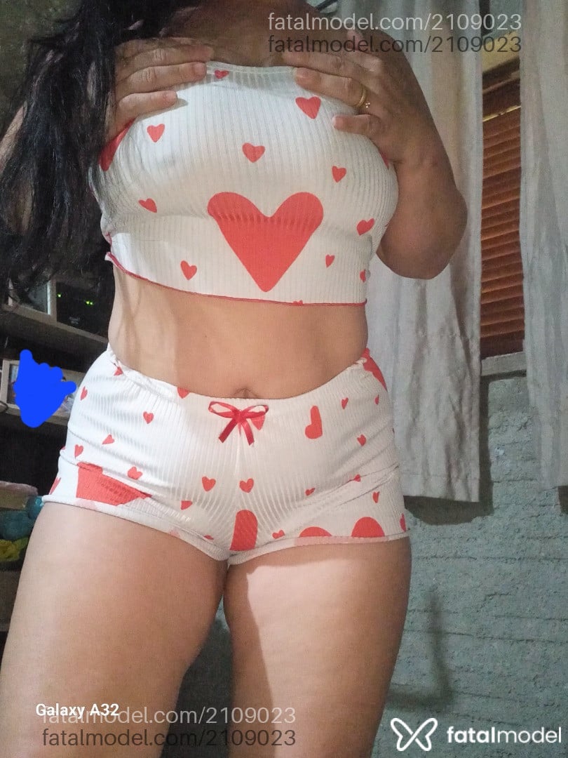 Acompanhante mulher com cabelo castanho de olhos castanhos em Criciúma - Casadadelirio