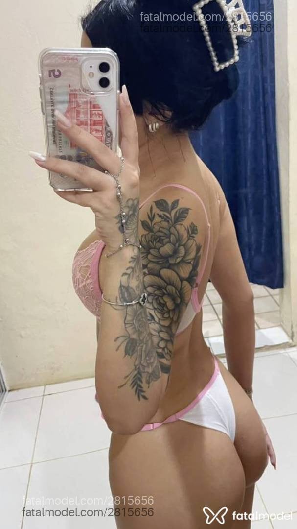 Acompanhante mulher morena (o) de olhos pretos - Cristal