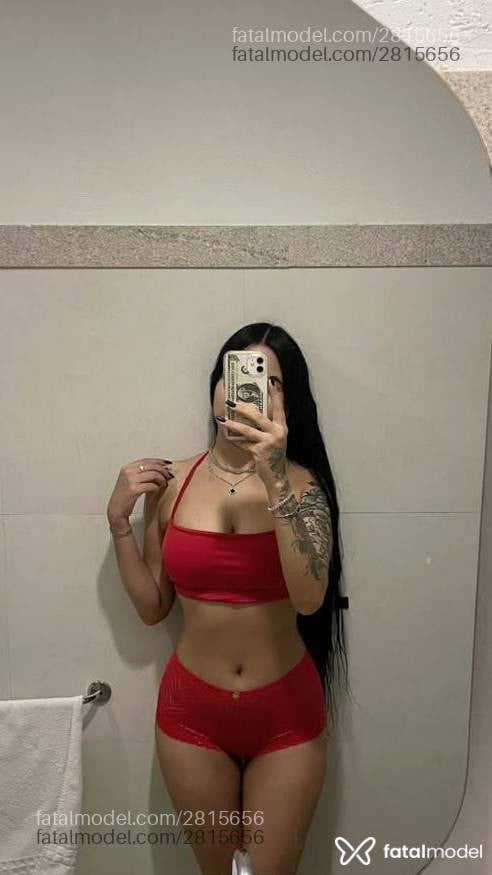 Acompanhante mulher morena (o) de olhos pretos - Cristal