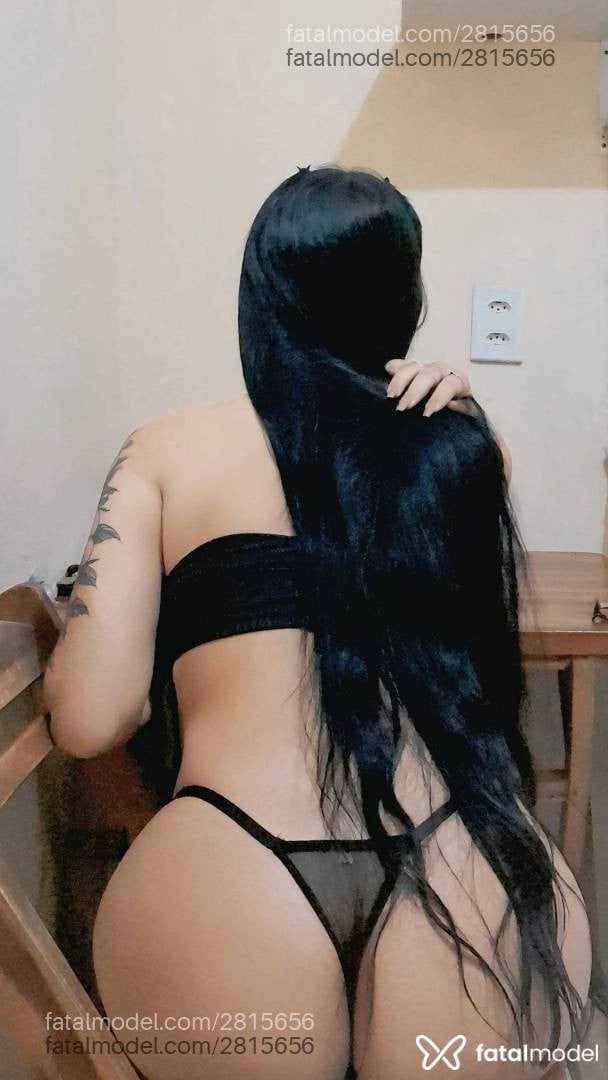 Acompanhante mulher morena (o) de olhos pretos - Cristal