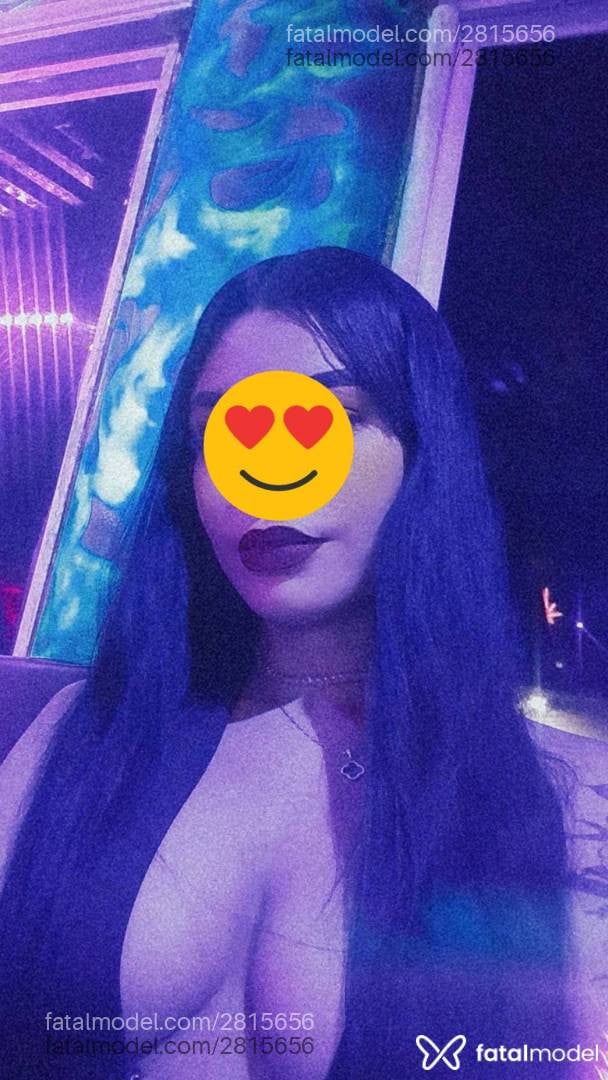 Acompanhante mulher morena (o) de olhos pretos - Cristal