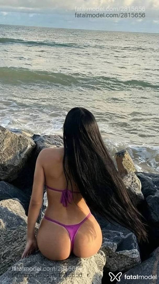Acompanhante mulher morena (o) de olhos pretos - Cristal