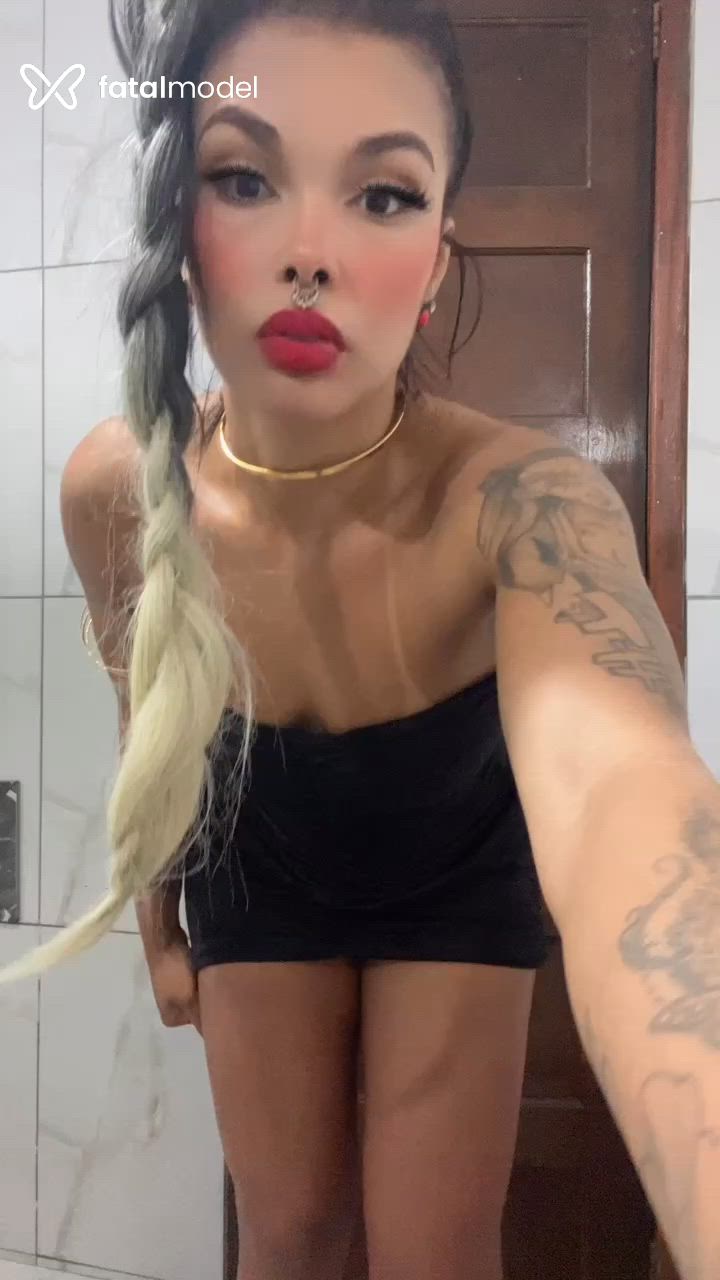 Acompanhante mulher morena (o) de olhos castanhos - Babisinha Acompanhante mulher morena (o) de olhos castanhos - Babisinha