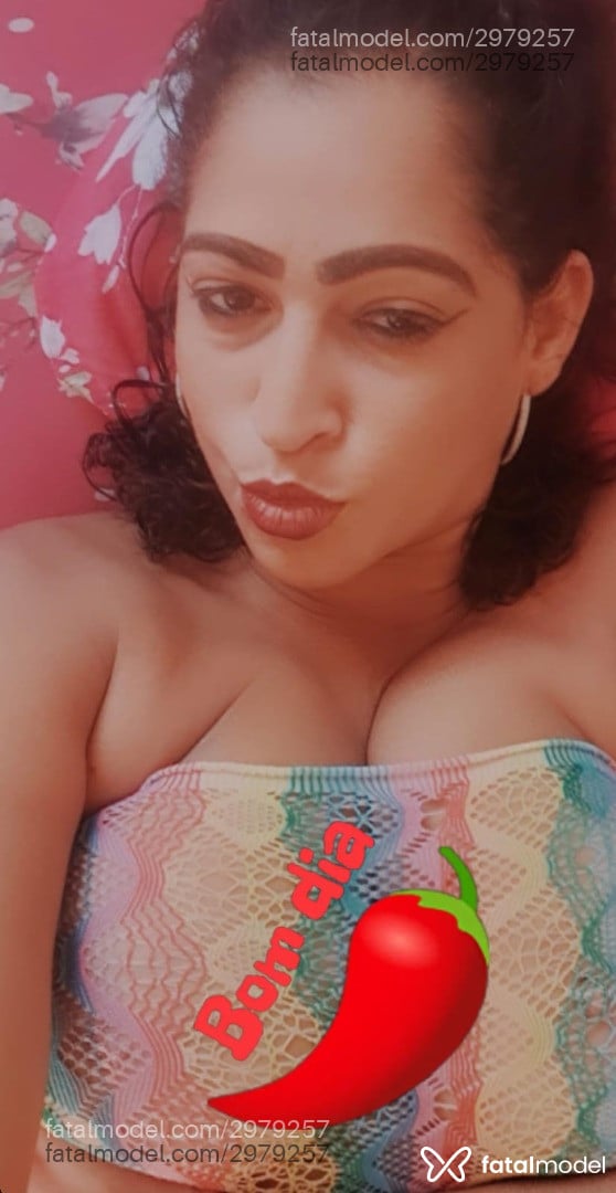 Acompanhante mulher com cabelo castanho de olhos castanhos - Allana Martins Acompanhante mulher com cabelo castanho de olhos castanhos - Allana Martins