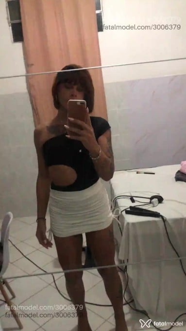Acompanhante mulher trans loira (o) de olhos verdes - Luana