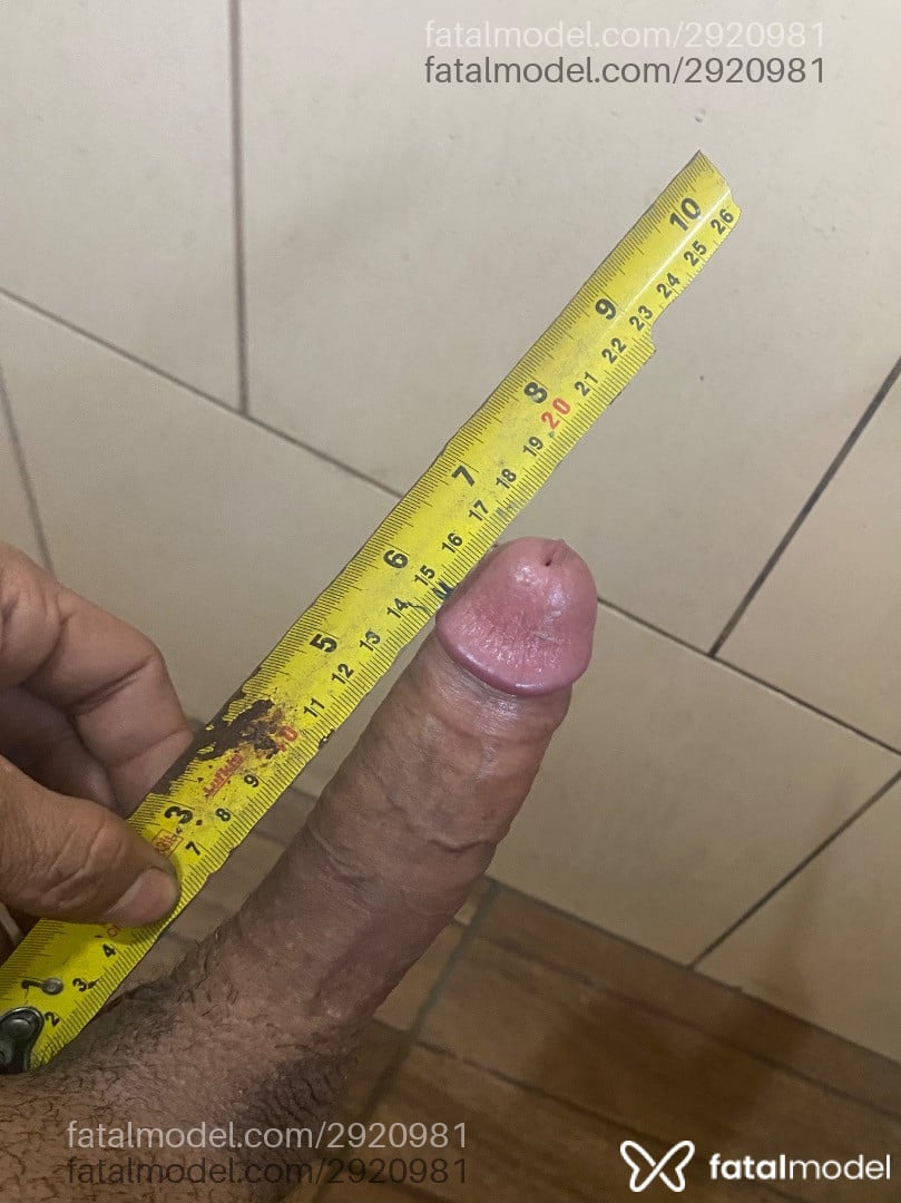 Acompanhante homem com cabelo castanho de olhos castanhos em Toledo Acompanhante homem com cabelo castanho de olhos castanhos em Toledo - Dipers