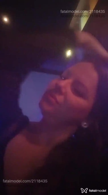Acompanhante mulher com cabelo castanho de olhos verdes em Florianópolis - Fabiana