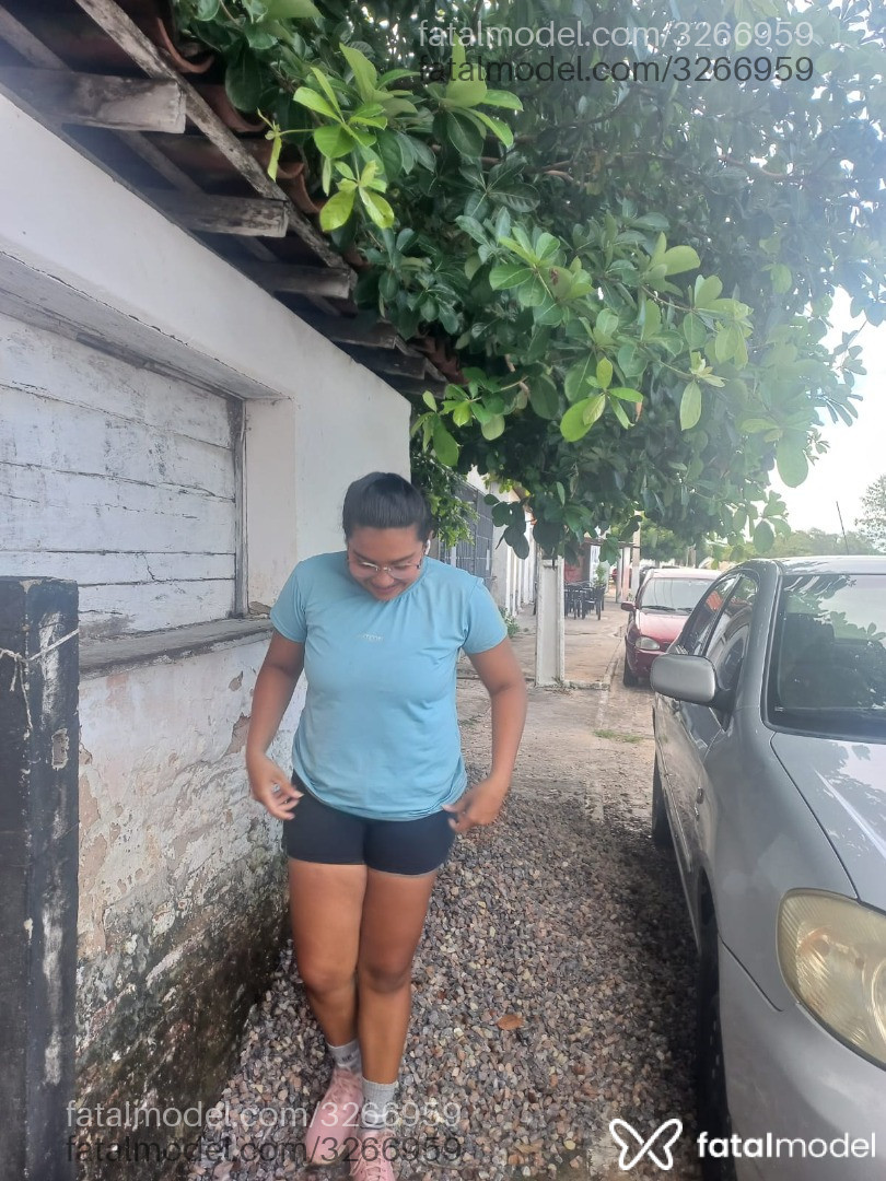 Acompanhante mulher morena (o) de olhos castanhos em Virtual Acompanhante mulher morena (o) de olhos castanhos em Virtual - Binaa