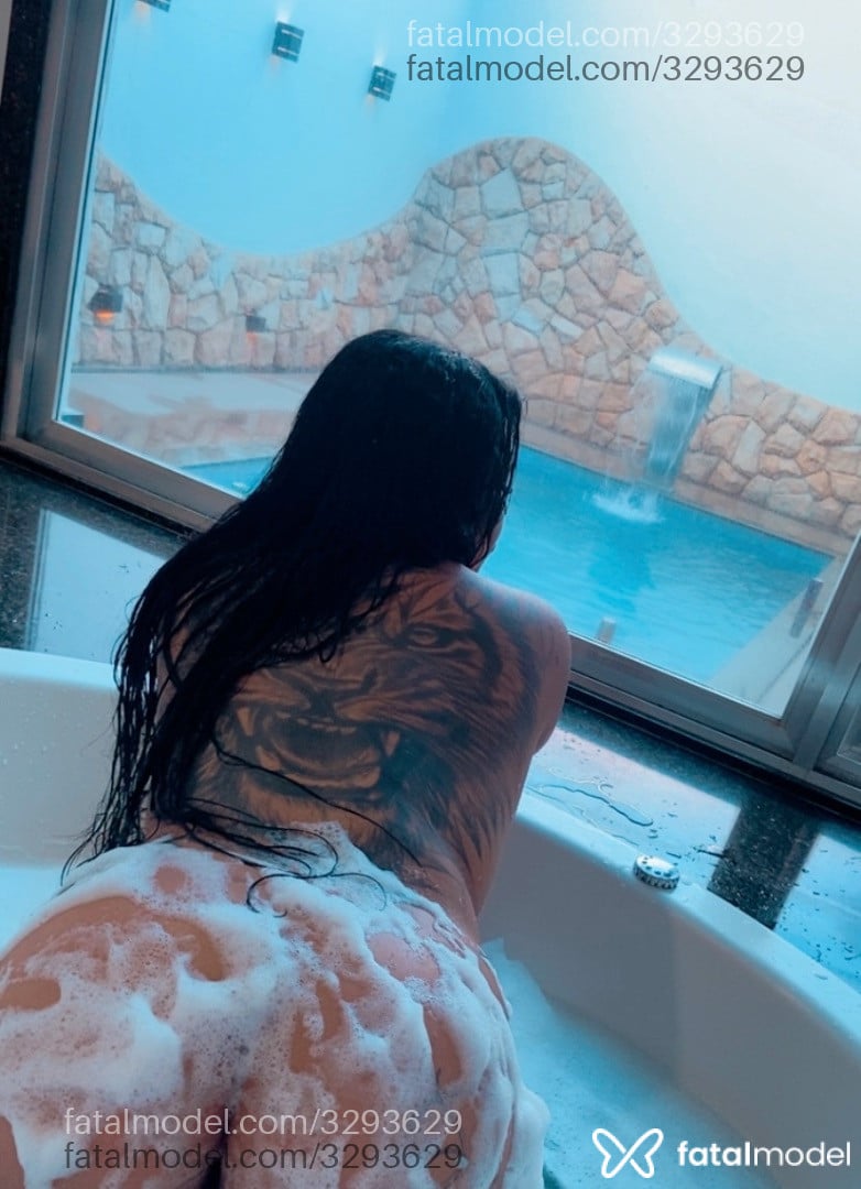 Acompanhante mulher morena (o) de olhos castanhos - Milena Acompanhante mulher morena (o) de olhos castanhos - Milena