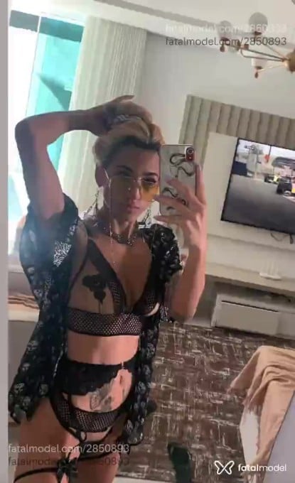 Acompanhante mulher loira (o) de olhos castanhos em Salvador - Caroline