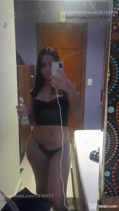 Acompanhante mulher morena (o) de olhos castanhos - Karoline