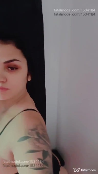 Acompanhante mulher com cabelo castanho de olhos mel - Ysabely soares
