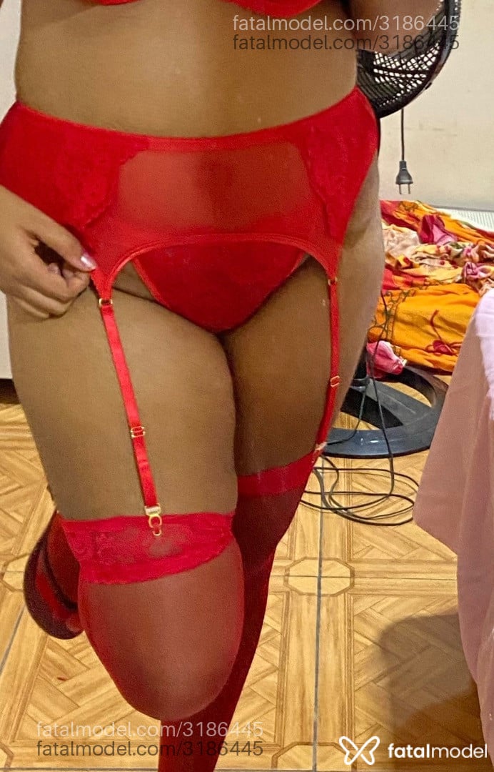 Acompanhante mulher morena (o) de olhos pretos em Virtual Acompanhante mulher morena (o) de olhos pretos em Virtual - Melissa