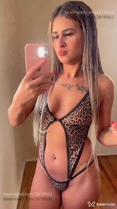 Acompanhante mulher com cabelo castanho de olhos castanhos em Santa Cruz do Sul - Lavínia Rocha