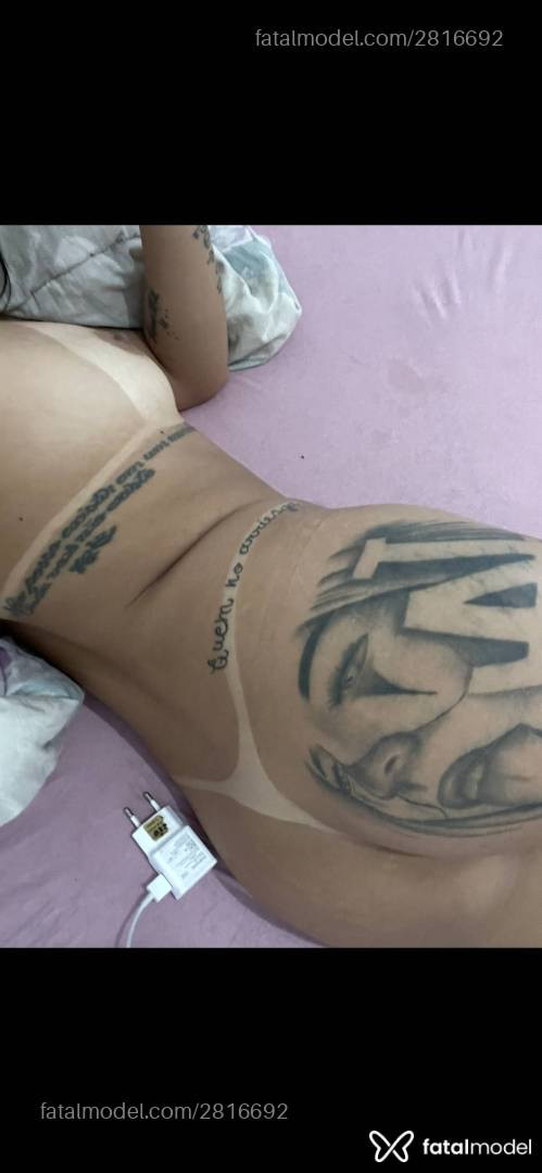 Acompanhante mulher com cabelo castanho de olhos castanhos - Lavínia Rocha