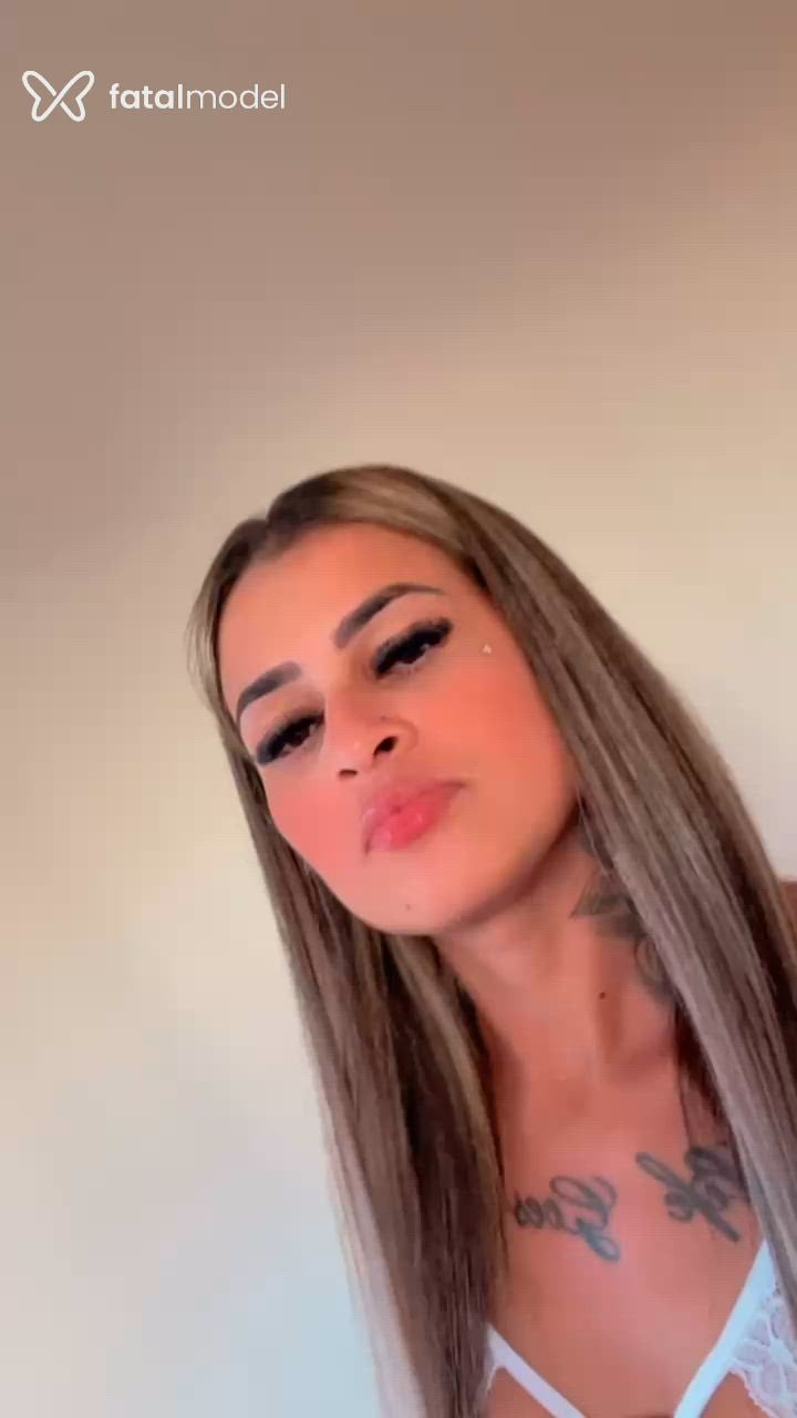 Acompanhante mulher com cabelo castanho de olhos castanhos em Santa Cruz do Sul - Lavínia Rocha