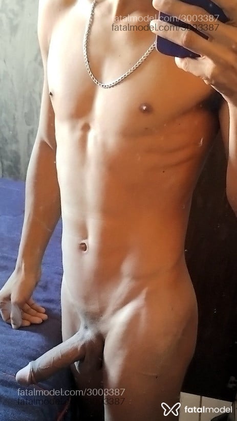 Acompanhante homem morena (o) de olhos pretos em Araxá Acompanhante homem morena (o) de olhos pretos em Araxá - Erick