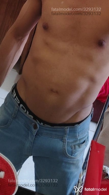 Acompanhante homem morena (o) de olhos pretos em Araxá Acompanhante homem morena (o) de olhos pretos em Araxá - Silva