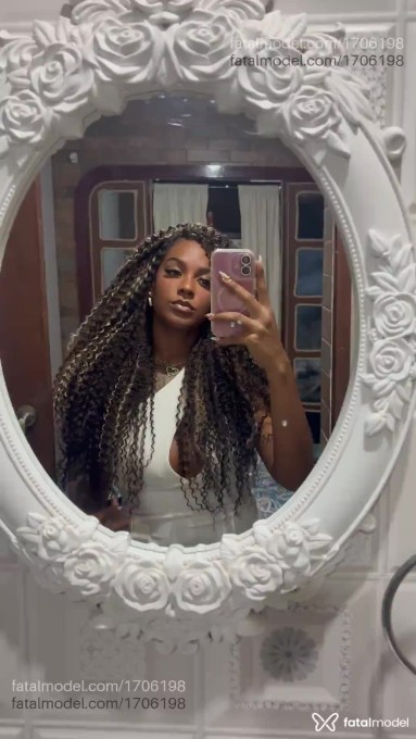 Acompanhante mulher morena (o) de olhos castanhos - Ludmilla