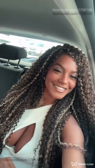 Acompanhante mulher morena (o) de olhos castanhos - Ludmilla