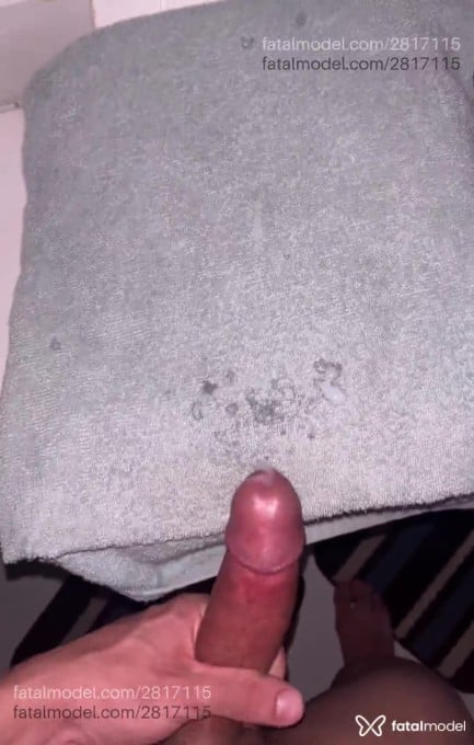 Acompanhante homem morena (o) de olhos pretos - Davi