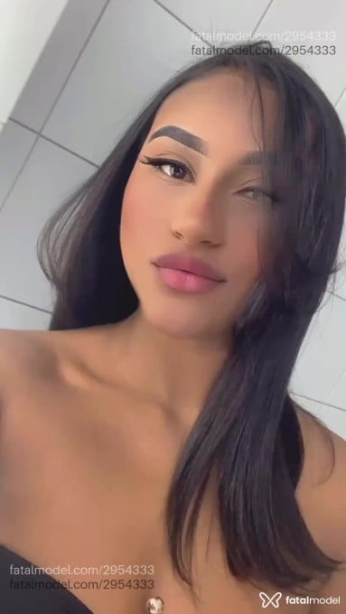 Acompanhante mulher morena (o) de olhos castanhos - Angel Rafaa