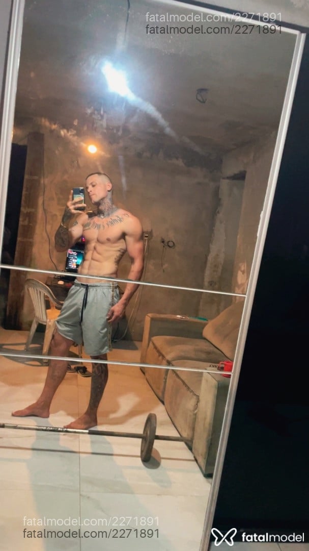 Acompanhante homem loira (o) de olhos azuis em Balneário Camboriú - Matheus
