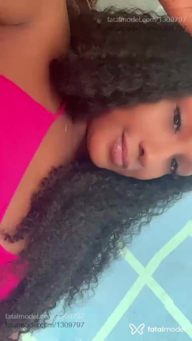 Acompanhante travesti morena (o) de olhos pretos em Vila Velha Acompanhante travesti morena (o) de olhos pretos em Vila Velha - Pamella Biancardy