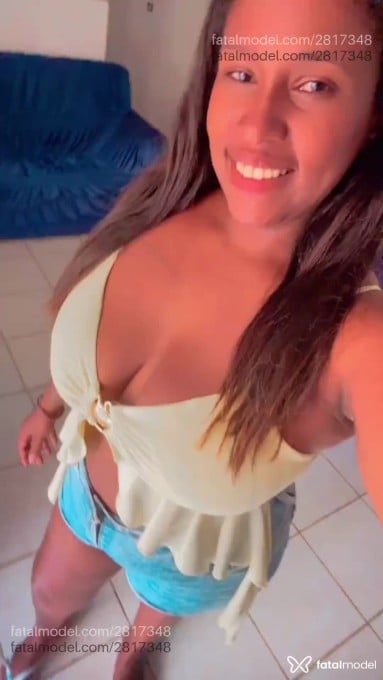 Acompanhante mulher morena (o) de olhos pretos em Uberlândia - Karol