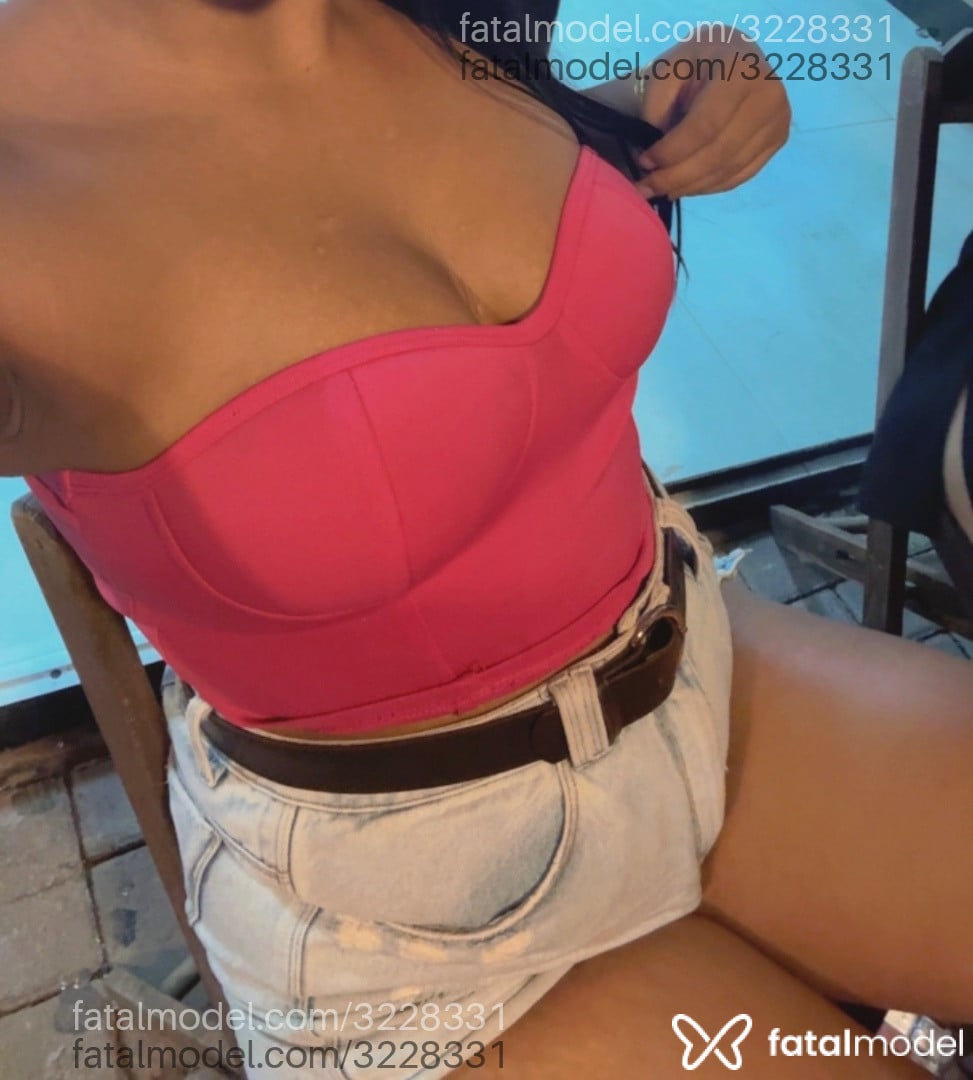 Acompanhante mulher com cabelo castanho de olhos castanhos - Isa Vieira Acompanhante mulher com cabelo castanho de olhos castanhos - Isa Vieira