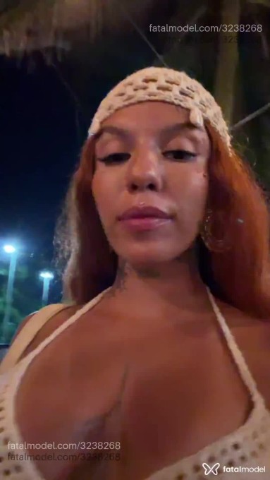 Acompanhante mulher morena (o) de olhos castanhos - Penélope Acompanhante mulher morena (o) de olhos castanhos - Penélope