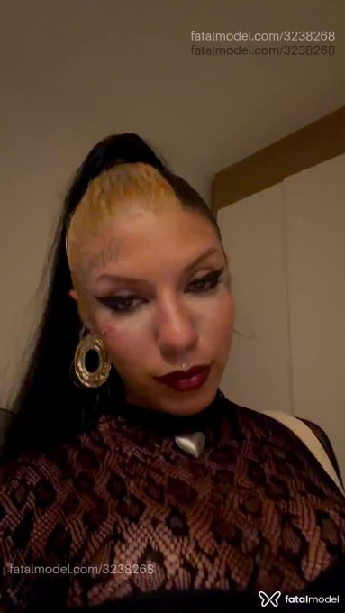 Acompanhante mulher morena (o) de olhos castanhos - Penélope Acompanhante mulher morena (o) de olhos castanhos - Penélope