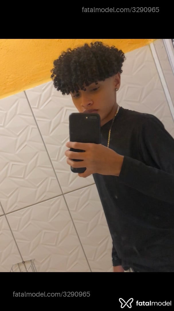 Acompanhante homem morena (o) de olhos castanhos - Vitor Acompanhante homem morena (o) de olhos castanhos - Vitor
