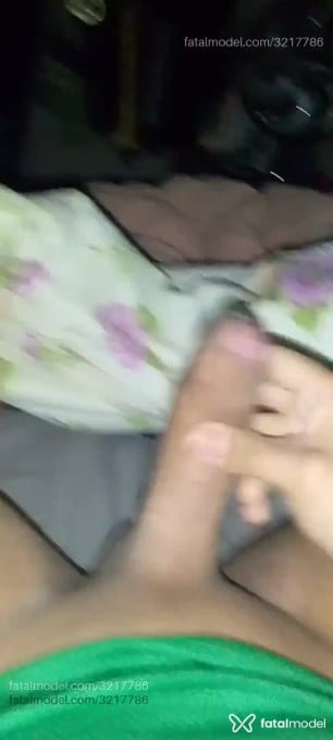 Acompanhante homem morena (o) de olhos pretos - Vinne Acompanhante homem morena (o) de olhos pretos - Vinne
