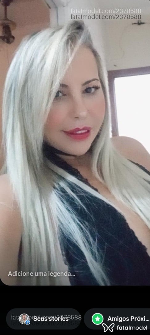 Acompanhante mulher loira (o) de olhos pretos em Virtual Acompanhante mulher loira (o) de olhos pretos em Virtual - Aicha