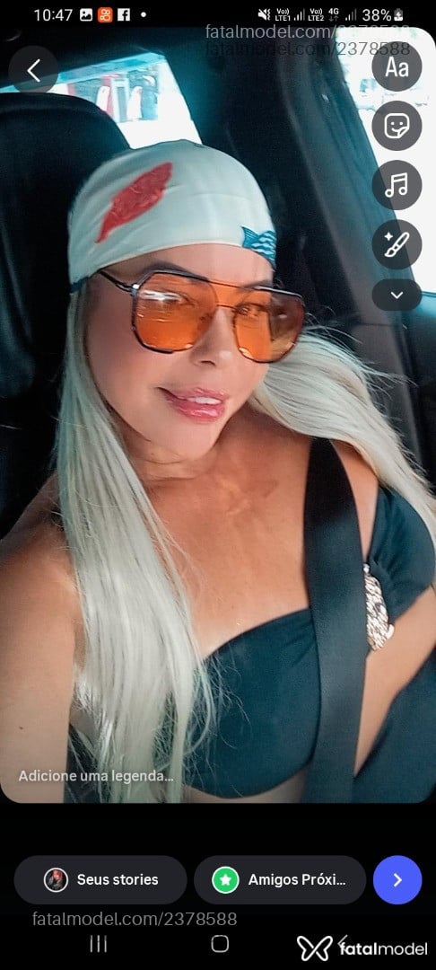 Acompanhante mulher loira (o) de olhos pretos em Virtual Acompanhante mulher loira (o) de olhos pretos em Virtual - Aicha