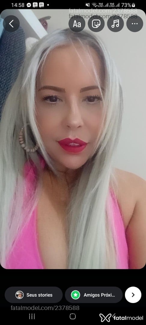 Acompanhante mulher loira (o) de olhos pretos em Virtual Acompanhante mulher loira (o) de olhos pretos em Virtual - Aicha