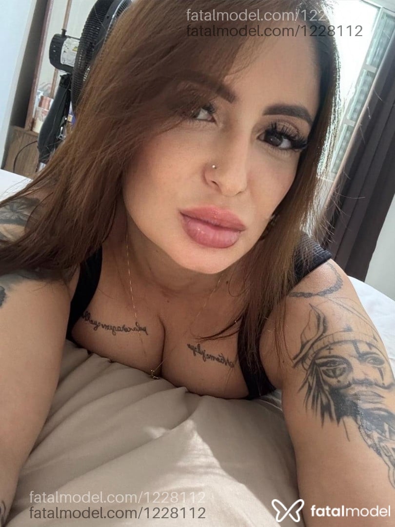 Acompanhante mulher com cabelo castanho de olhos castanhos - Patrícia Oliveira