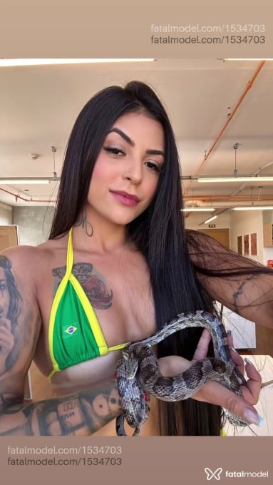 Acompanhante mulher morena (o) de olhos castanhos - Rafaela Lovatelli Acompanhante mulher morena (o) de olhos castanhos - Rafaela Lovatelli
