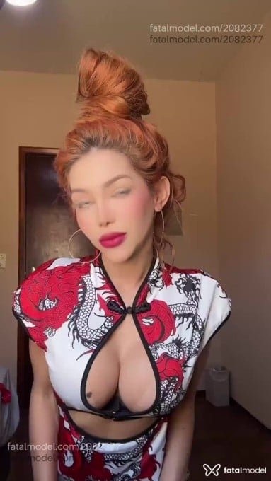 Acompanhante mulher trans ruiva (o) de olhos mel em Limeira Acompanhante mulher trans ruiva (o) de olhos mel em Limeira - Victoria Mancini