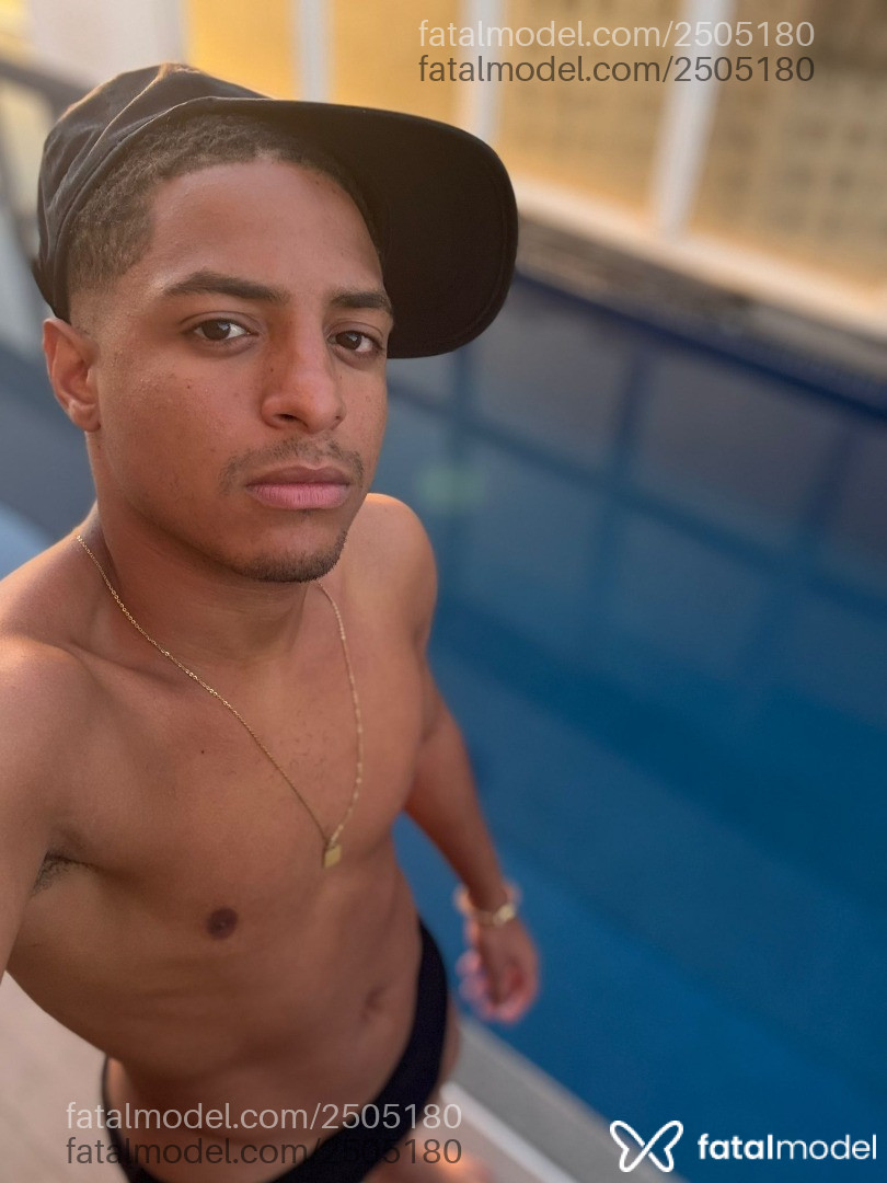 Acompanhante homem morena (o) de olhos pretos - Hugo Carioc Acompanhante homem morena (o) de olhos pretos - Hugo Carioc